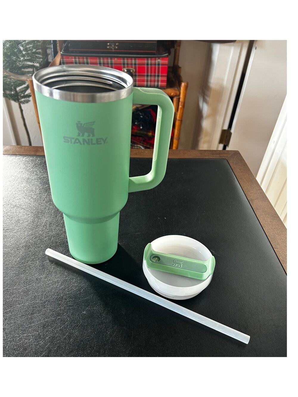 Stanley Quencher H2.0 FlowState Tumbler 40 oz Mint / Jade Green